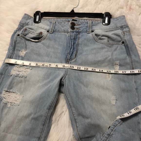 👖 FOREVER 21 Distressed Jeans - Picture 7 of 7